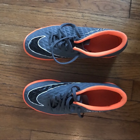 Nike woman Indoor soccer shoes
